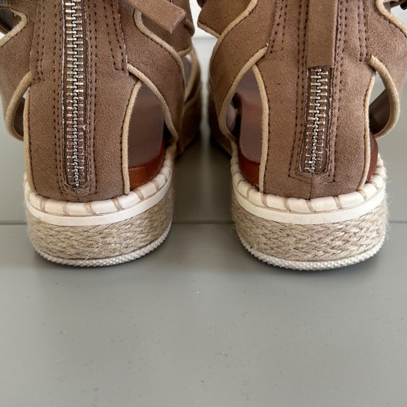 MIA Tan Platform Sandals - Picture 6 of 13